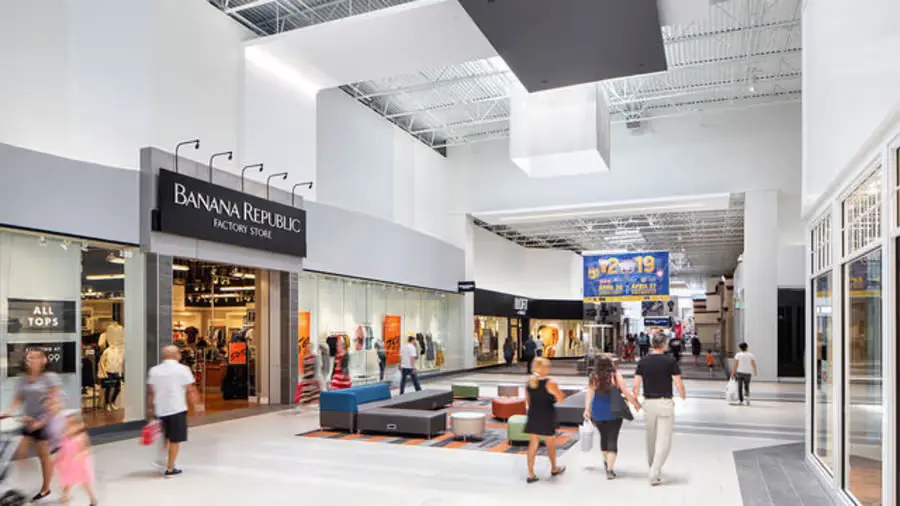 Shopping corridor inside Katy Mills
